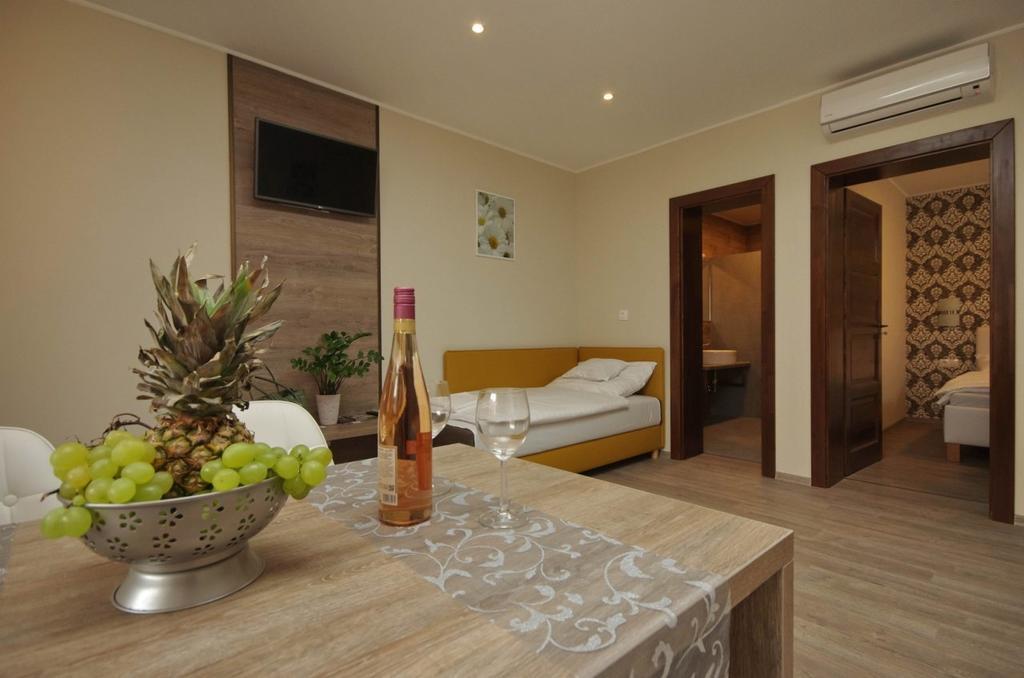 Mosoly Deluxe Apartman Gyula Bagian luar foto