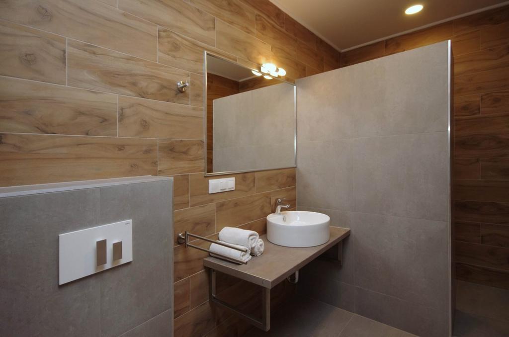 Mosoly Deluxe Apartman Gyula Bagian luar foto